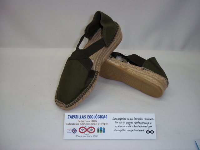 Alpargata cruzada con elastico verde  suela