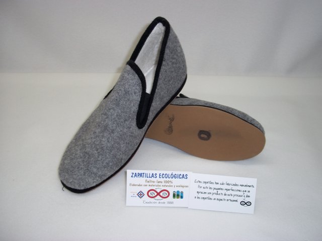 Pantufla Modelo 17 - Gris Liso detalle suela