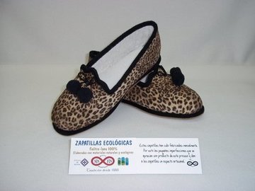 zapatilla borlas color leopardo modelo 21