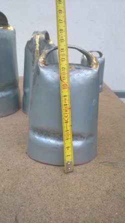 1001 Cencerro  Chapa Galvanizada en Caliente 13 cm.