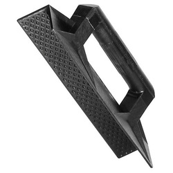 02300580 TALOCHA PLÁSTICO PARA ESQUINA MANGO REDONDO 36 CM. NEGRA