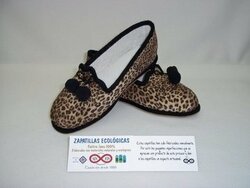 zapatilla  a borlas modelo 21  Material de construcción: Fieltro, lana 100% naturales. leopardo oscuro Tallasde la 33 a la 42