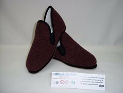 Pantuflas z  Modelo 17 fieltro y lana 100% natural,  fabricada a mano color burdeos liso tallas de 27 a 46