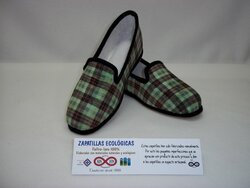 Pantuflas orejas Modelo 18  fieltro y lana 100% natural,  fabricada a mano verde a cuadros tallas de 33 a 44